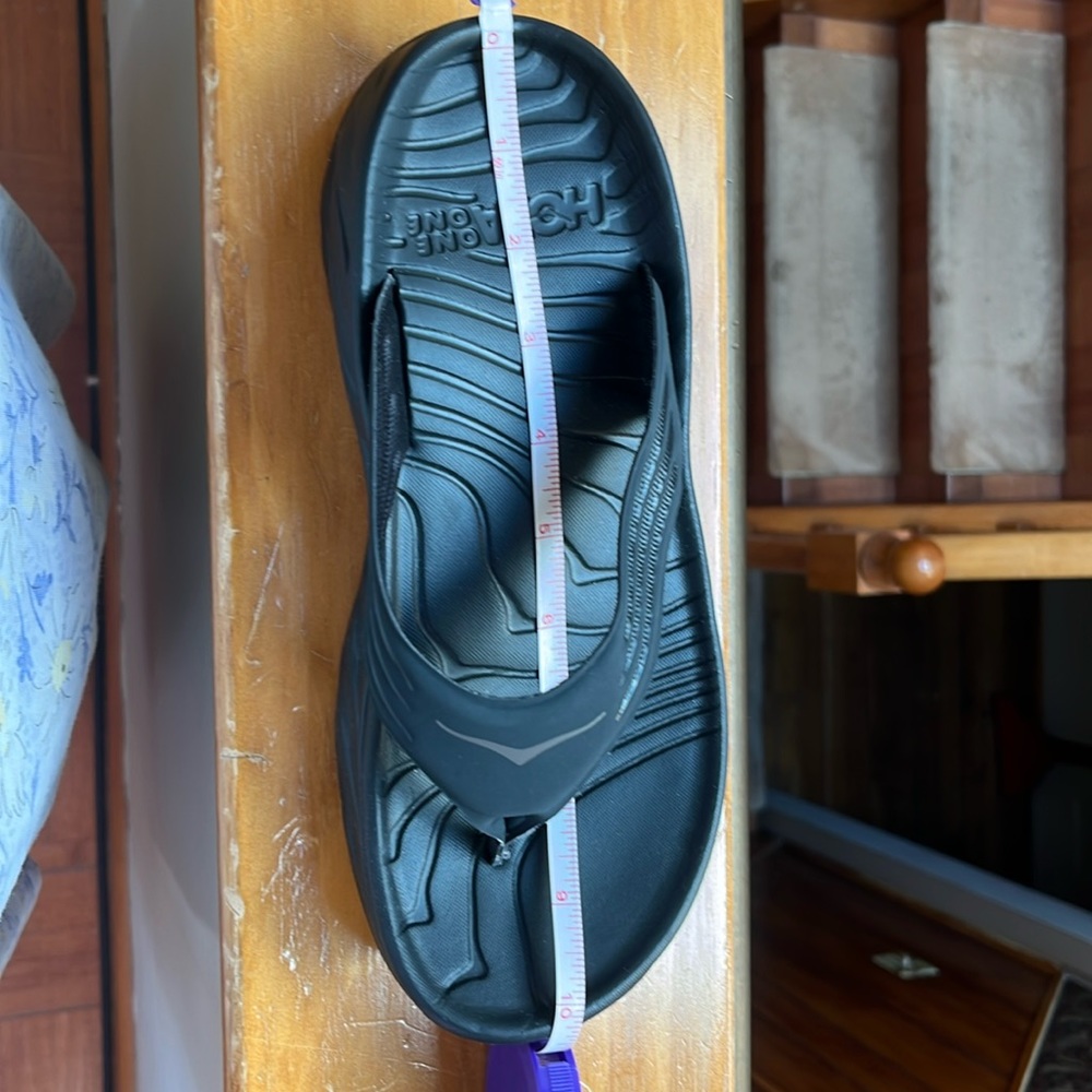 hoka recovery flip flops size 9